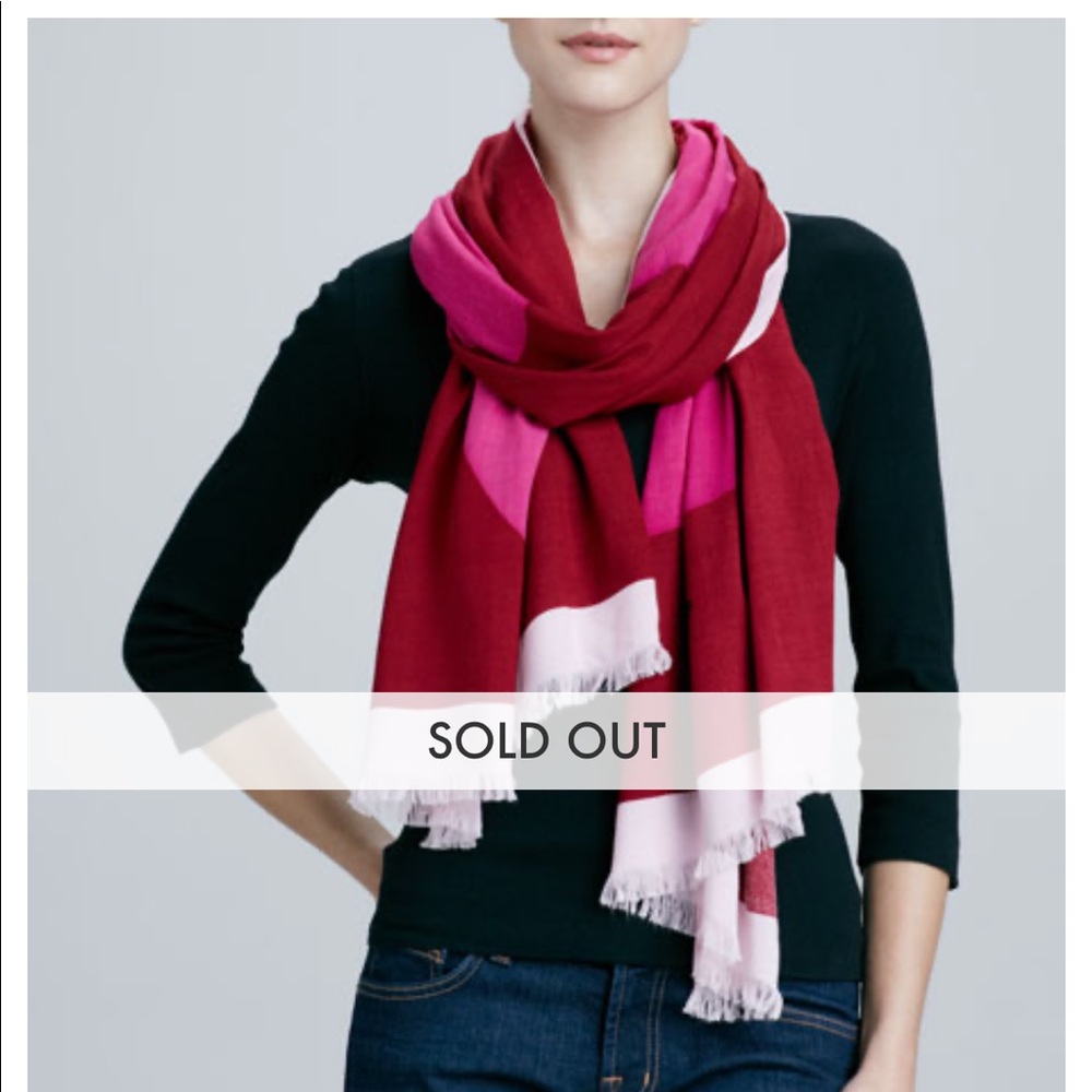 ⭐️ Kate Spade New York Apple Scarf ⭐️ - Picture 3 of 7